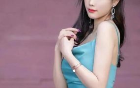 适合做桌面壁纸的美女图片,绝美美女图集，点亮你的视觉空间