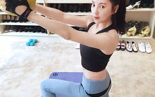 大胸翘臀jk包臀裸体美女,性感诱惑，青春魅力尽展无遗”